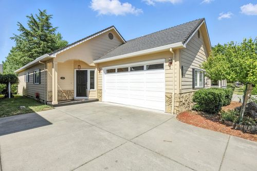 283 Meadow Dr, Ashland, OR, 97520-3764 | Card Image