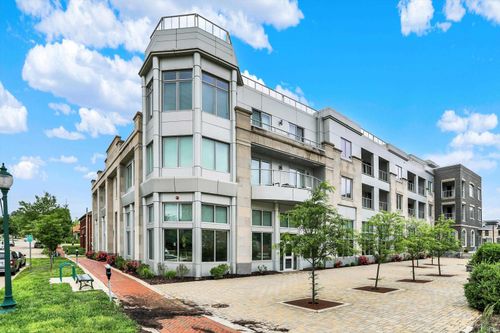 apt-306-304 W Kirkwood Ave, Bloomington, IN, 47404-5233 | Card Image