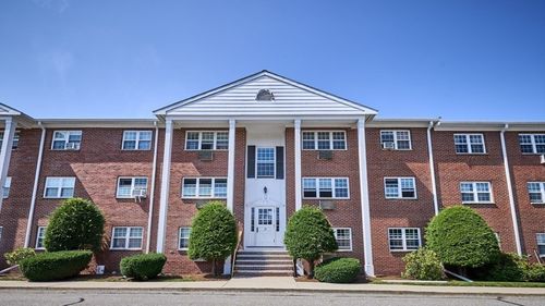apt-7-15 Old Colony Ln, Arlington, MA, 02476-4419 | Card Image