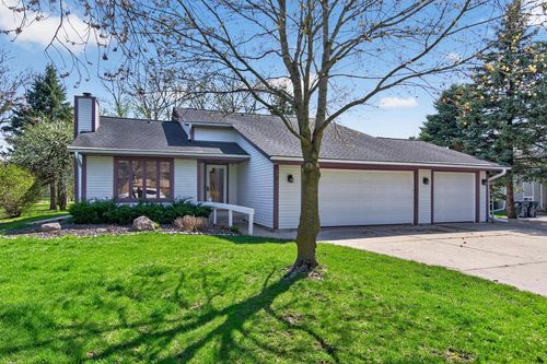 N61W23893 Sumac Lane, Sussex, WI, 53089 | Card Image