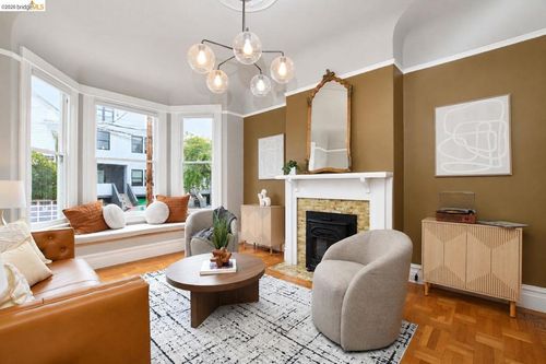 856 York St, San Francisco, CA, 94110-2843 | Card Image