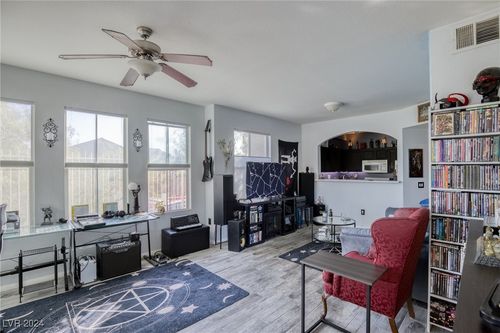 unit-1058-9975 Peace Way, Las Vegas, NV, 89147-8257 | Card Image
