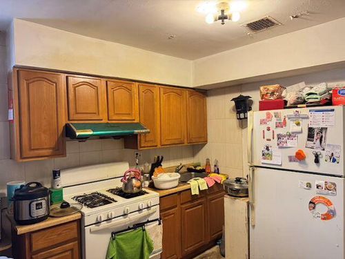 108 44th Ave, Flushing, NY, 11368-2524 | Card Image
