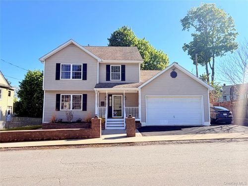 39-37-39 Wisner Ave, Middletown, NY, 10940-3605 | Card Image
