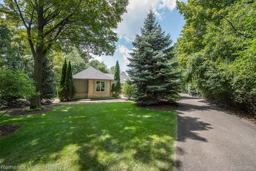 37188 Chickadee Ln, Farmington Hills, MI, 48335-4800 | Card Image