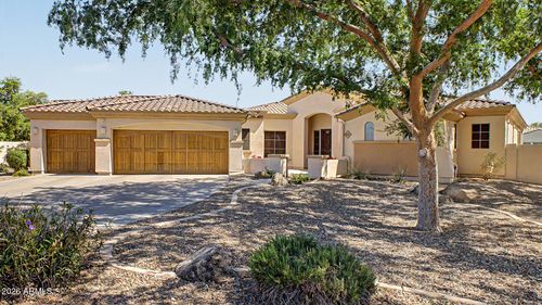 975 E County Down Dr, Chandler, AZ, 85249-3985 | Card Image