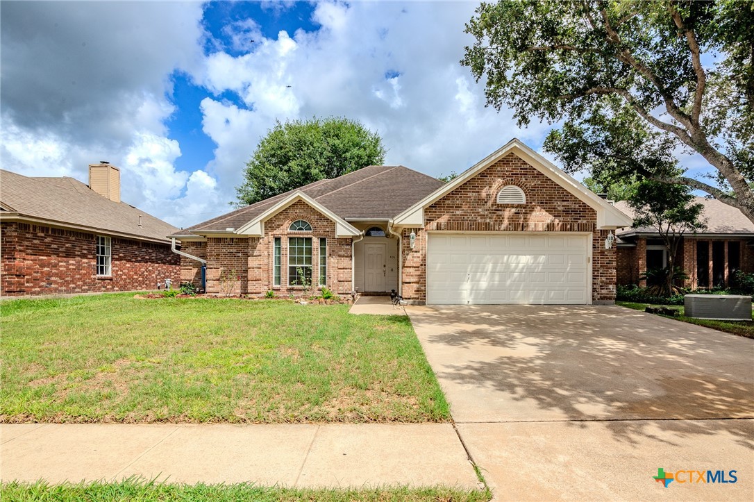 Stone Gate Dr, Victoria, TX 77904