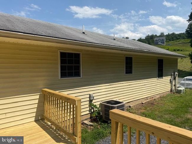 1205 Elm St, House other with 3 bedrooms, 2 bathrooms and null parking in FRONT ROYAL VA | Image 45