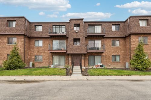 d-702 Cobblestone Cir, Glenview, IL, 60025-3845 | Card Image