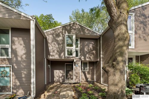 10836 Seward St, Omaha, NE, 68154-1642 | Card Image