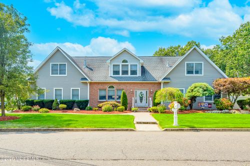 320 Birch Bark Dr, Brick, NJ, 08723-5988 | Card Image