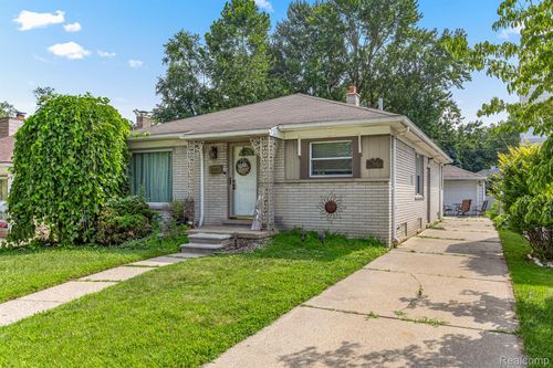 7412 Drexel St, Dearborn Heights, MI, 48127-1747 | Card Image