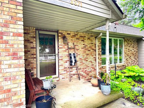 3371 River St, Kingston, MI, 48741-9702 | Card Image
