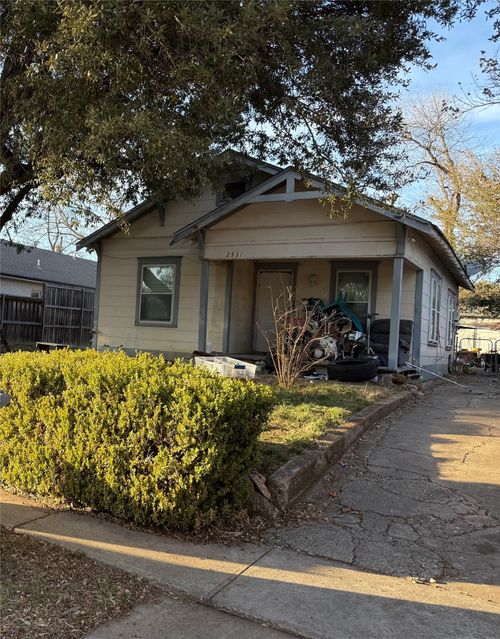 2531 Catherine St, Dallas, TX, 75211-5328 | Card Image