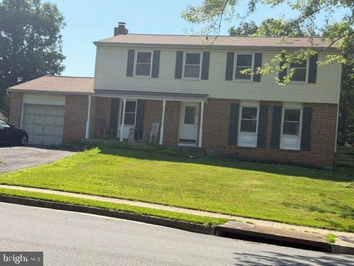 9258 Bayberry Ave, MANASSAS, VA, 20110-4657 | Card Image