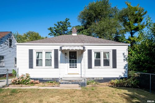 225 S Thorncrest Ave, Creve Coeur, IL, 61610-3965 | Card Image