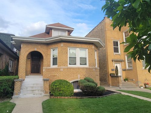 2911 N Kenneth Avenue, Chicago, IL, 60641 | Card Image