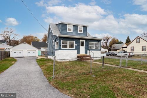 7324 School Ln, DUNDALK, MD, 21222-1833 | Card Image