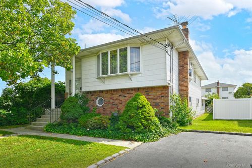1699 Meadowbrook Road, Hempstead, NY, 11566 | Card Image