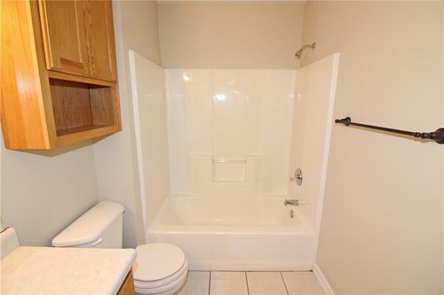 818 Sw Arrowhead Dr, Bentonville, AR, 72712-3615 | Card Image