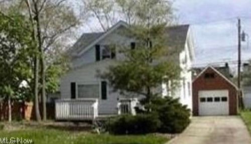 19450 Mccracken Rd, Maple Heights, OH, 44137-1742 | Card Image