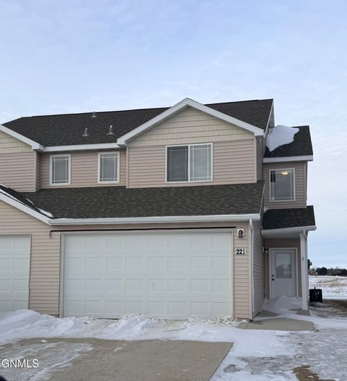 221 Adeline Dr, Stanley, ND, 58784-5004 | Card Image
