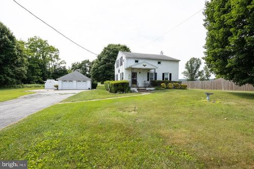 3040 Manor Rd, COATESVILLE, PA, 19320-1214 | Card Image