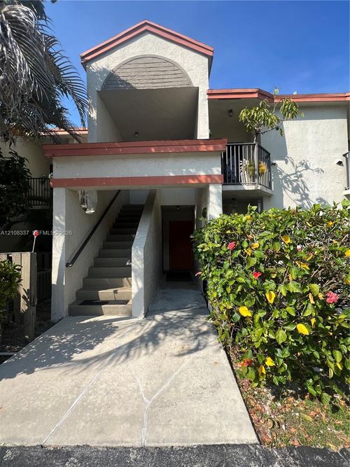 5533-5533 Courtyard Dr, Margate, FL, 33063-1519 | Card Image
