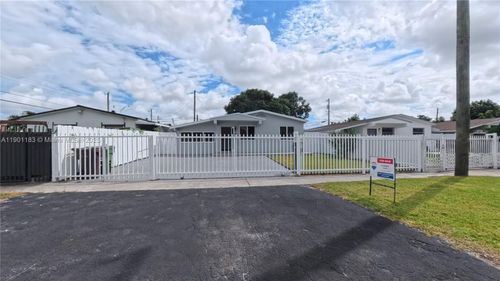 1575 W 6th Ave, Hialeah, FL, 33010-2818 | Card Image