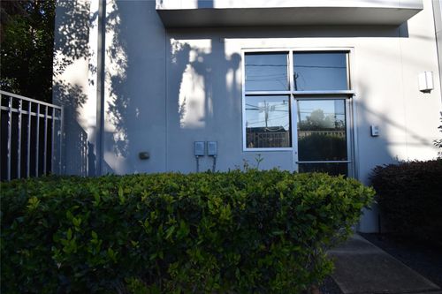 apt-201-207 Pierce St, Houston, TX, 77002-8759 | Card Image