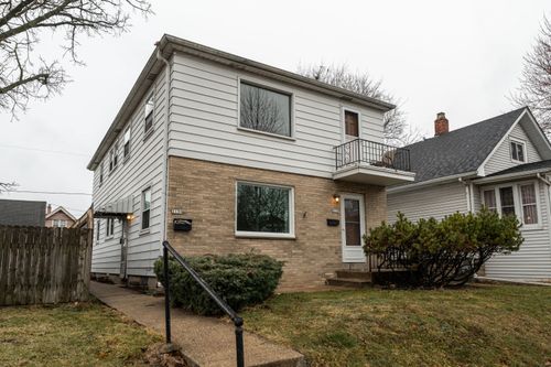 2137 S 71st St, WEST ALLIS, WI, 53219-1231 | Card Image