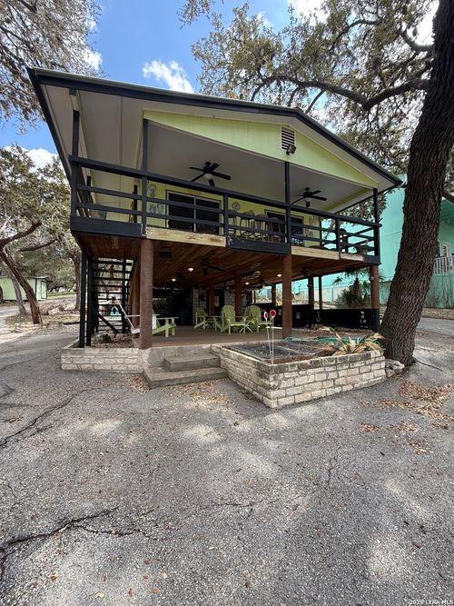 809 Lookout Dr, Lakehills, TX, 78063-6426 | Card Image