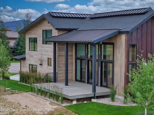 2 Bison Dr, Victor, ID, 83455-4509 | Card Image