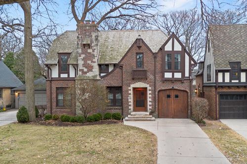 1031 E Circle Drive, Whitefish Bay, WI, 53217 | Card Image