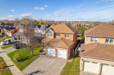 1304 Vincent Cres, House other with 4 bedrooms, 3 bathrooms and 6 parking in Innisfil ON | Image 2