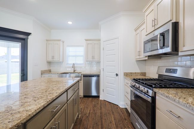 3823 Renee Pl, House other with 4 bedrooms, 2 bathrooms and 2 parking in Hahira GA | Image 11