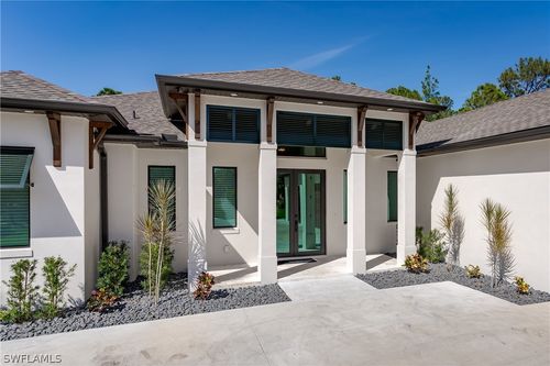 167 9th St Sw, NAPLES, FL, 34117-2134 | Card Image