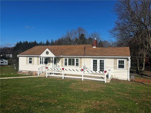 121 Deer Ln, Beaver Falls, PA, 15010-8543 | Card Image