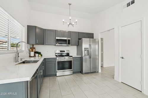 21424 N 30th Ave, Phoenix, AZ, 85027-2313 | Card Image