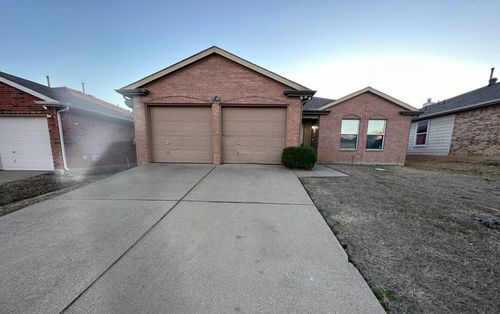 8255 Horse Whisper Ln, Fort Worth, TX, 76131-5356 | Card Image