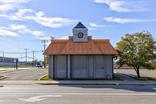 1850 E Mcnichols Rd, Highland Park, MI, 48203-2424 | Card Image