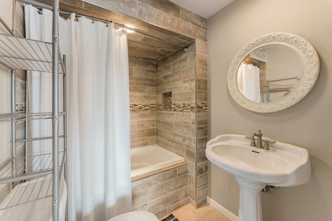 860 E Northshore Dr, House other with 4 bedrooms, 2 bathrooms and null parking in Syracuse IN | Image 16