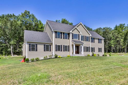 8 Cottonwood Ln, Salem, NH, 03079-1840 | Card Image