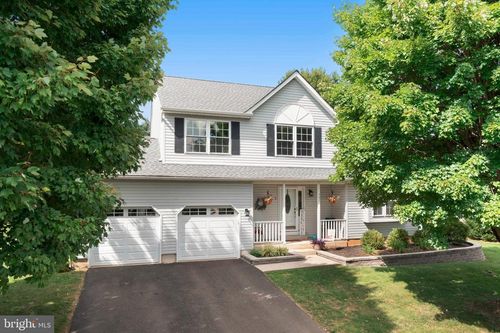 751 Duxbury Dr, Langhorne, PA, 19047-3602 | Card Image