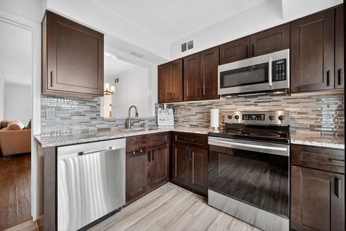 204-3609 Parkridge Dr, Dallas, TX, 75234-4108 | Card Image