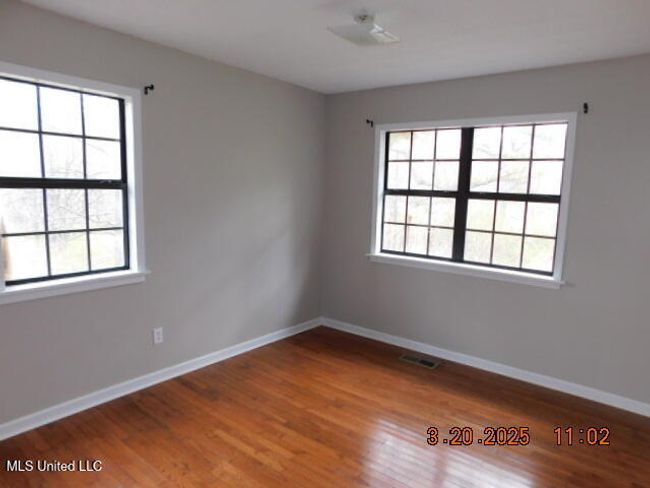BedRoom Six | Image 13