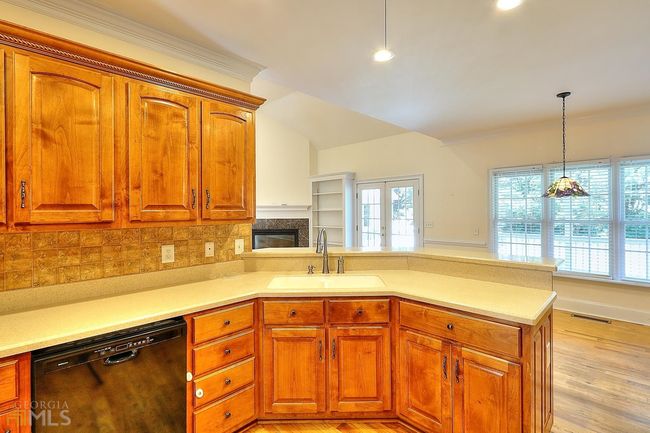 557 Arrowhead Cir, House other with 3 bedrooms, 2 bathrooms and null parking in Rutledge GA | Image 17