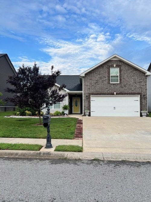 3753 Windmill Dr, Clarksville, TN, 37040-1303 | Card Image