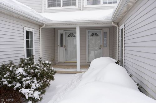 9321 Hickory Ridge Dr, Streetsboro, OH, 44241-3927 | Card Image