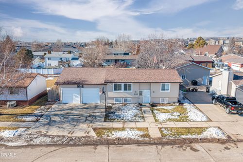 2325 17th Avenue W, Williston, ND, 58801 | Card Image